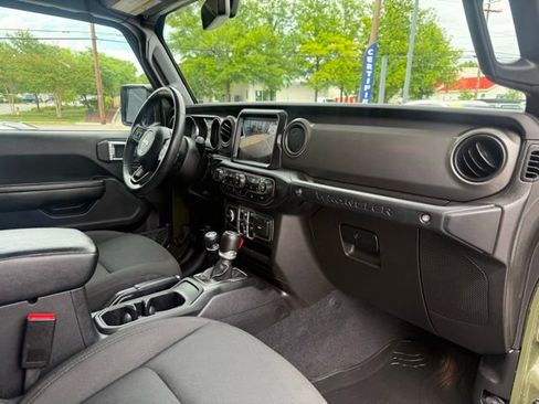 Used 2023 Jeep Wrangler Unlimited w/ Cold Weather Group AWD/4WD image 44