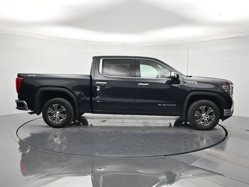 Certified 2025 GMC Sierra 1500 SLT AWD/4WD image 4