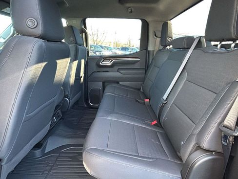 New 2026 GMC Sierra 1500 SLE image 30