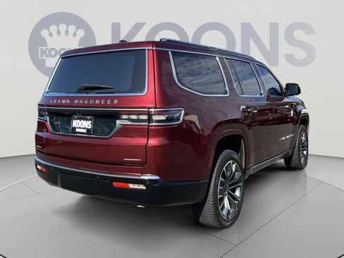 Used 2022 Jeep Grand Wagoneer Series III w/ Rear Seat Video Group 1 AWD/4WD image 11