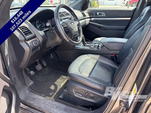 Used 2018 Ford Explorer XLT w/ Equipment Group 202A AWD/4WD image 21