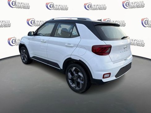 Certified 2025 Hyundai Venue Limited image 7
