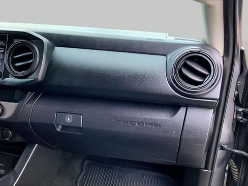 Used 2020 Toyota Tacoma SR AWD/4WD image 18