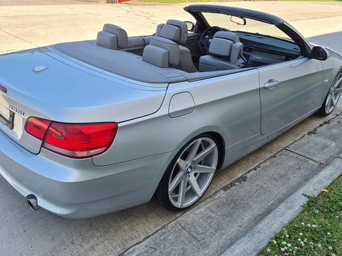 Used 2009 BMW 335i Convertible RWD image 20