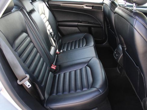 Used 2019 Ford Fusion SEL FWD image 6
