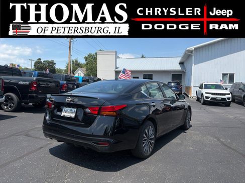 Used 2025 Nissan Altima 2.5 SV FWD image 7