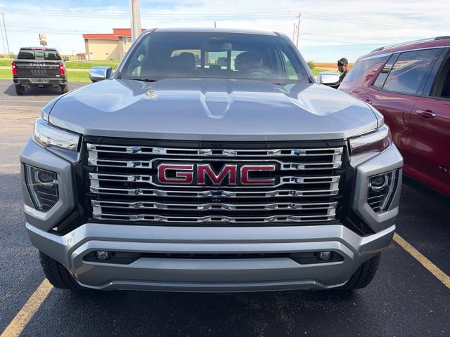 Used 2026 GMC Canyon Denali AWD/4WD image 2