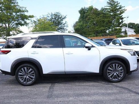 Used 2025 Nissan Pathfinder SL w/ SL Premium Package FWD image 5