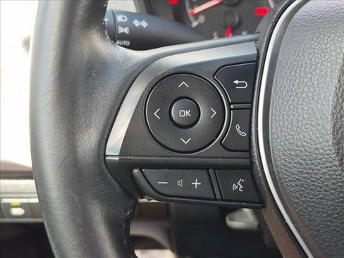 Used 2021 Toyota Corolla SE FWD image 4