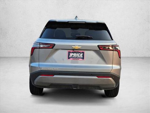 Used 2025 Chevrolet Equinox LT AWD/4WD image 6