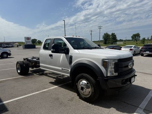 Used 2019 Ford F550 4x4 SuperCab Super Duty image 4
