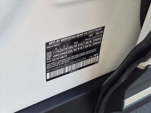 Certified 2025 Mercedes-Benz GLB 250 image 24