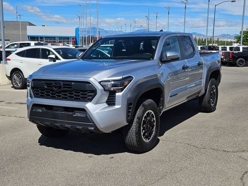 Used 2026 Toyota Tacoma TRD Off-Road AWD/4WD image 1