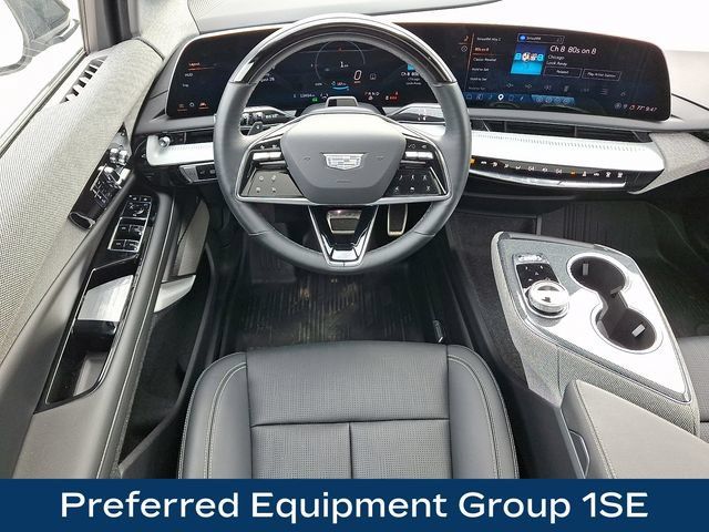 Used 2025 Cadillac Optiq Luxury 2 w/ LPO, Floor Liner Package AWD/4WD image 3