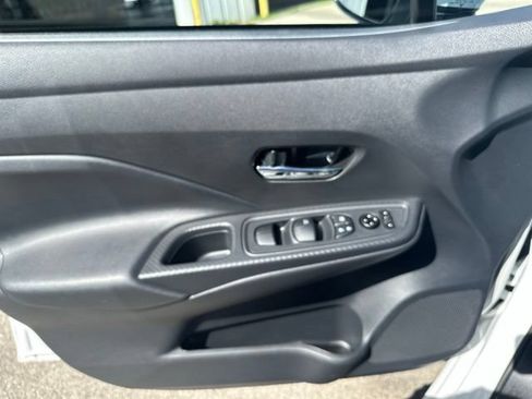 Used 2025 Nissan Versa SV w/ Trunk Package FWD image 37