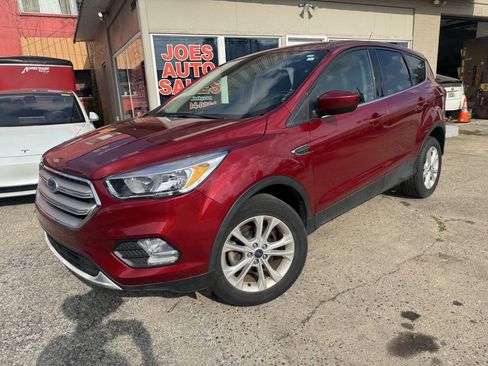 Used 2019 Ford Escape SE FWD image 4