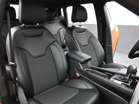 New 2026 Jeep Compass Latitude image 25