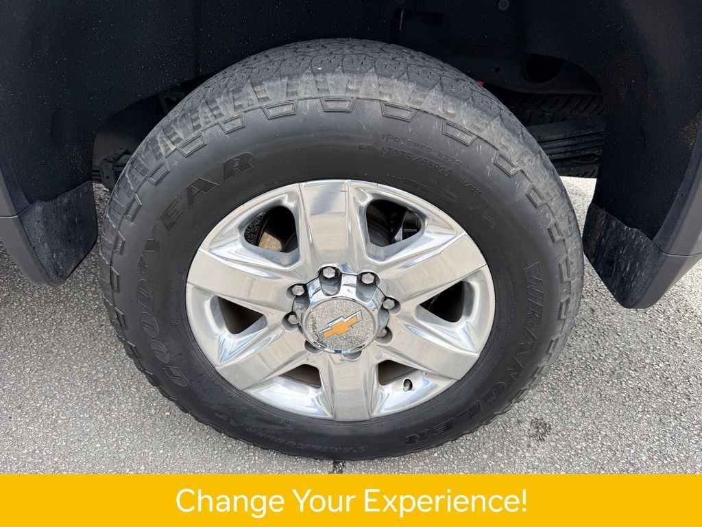 Used 2022 Chevrolet Silverado 2500 LTZ AWD/4WD image 35