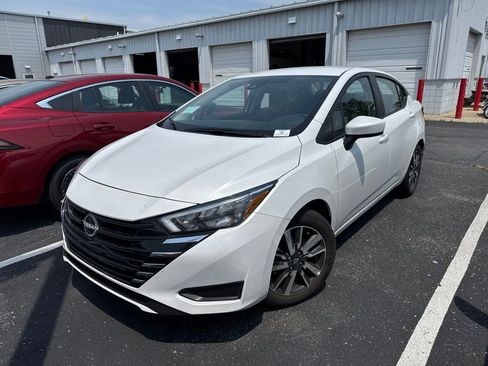 Used 2025 Nissan Versa SV w/ Trunk Package FWD image 2