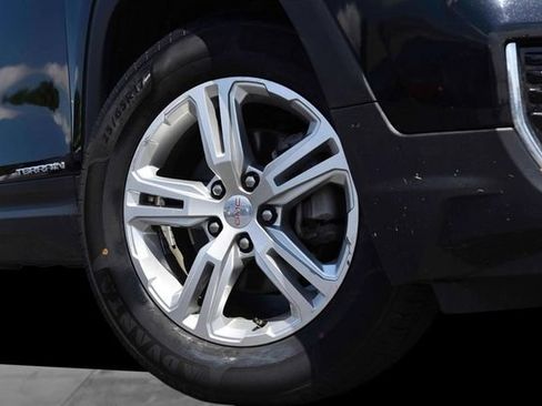 Used 2024 GMC Terrain SLE AWD/4WD image 3