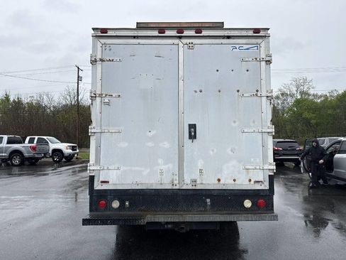 Used 2002 Ford E-450 and Econoline 450 RWD image 5