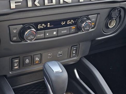 New 2025 Nissan Frontier SV w/ SV Convenience Package image 18