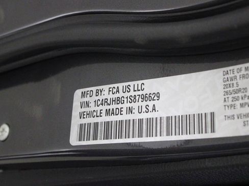 New 2025 Jeep Grand Cherokee Limited image 22