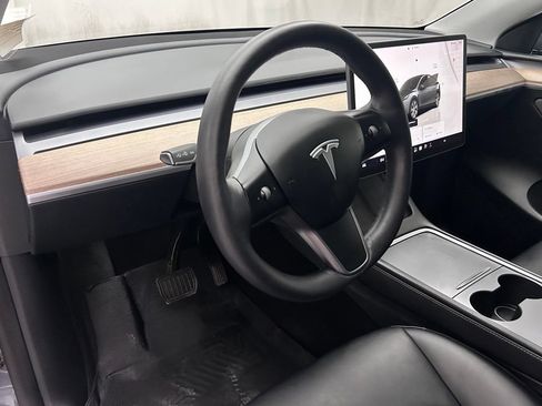 Used 2023 Tesla Model Y Long Range AWD/4WD image 11