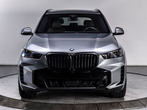Used 2024 BMW X5 xDrive40i w/ M Sport Package AWD/4WD image 8