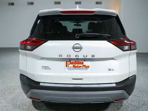 Used 2023 Nissan Rogue SV FWD image 8