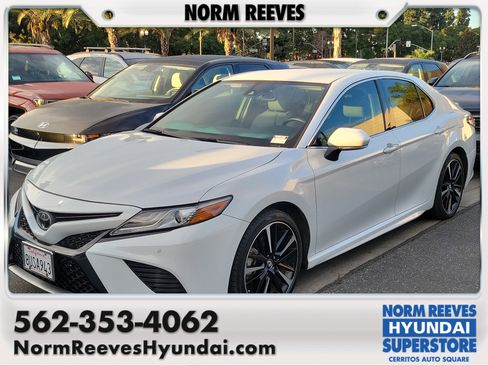Used 2018 Toyota Camry XSE image 1