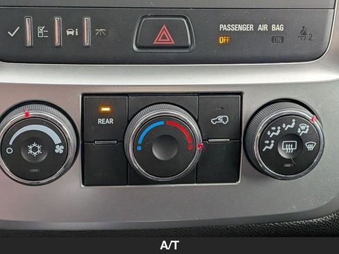 Used 2015 GMC Acadia SLE image 25