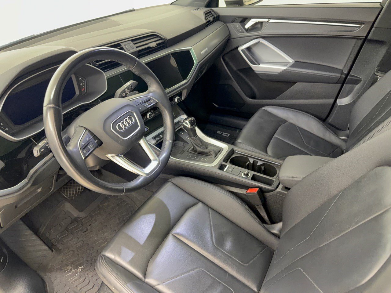 Used 2024 Audi Q3 2.0T Premium AWD/4WD image 4