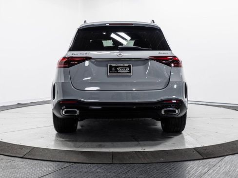 Certified 2025 Mercedes-Benz GLE 450e 4MATIC w/ AMG Line Interior image 30