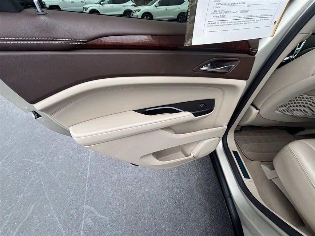 Used 2015 Cadillac SRX Luxury w/ Driver Awareness Package FWD image 19