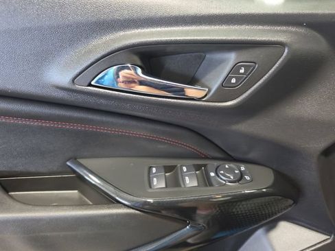Used 2025 Chevrolet Trax RS w/ Sunroof Package FWD image 20