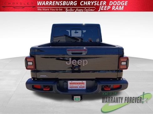 Used 2021 Jeep Gladiator Rubicon w/ Dual Top Group AWD/4WD image 5