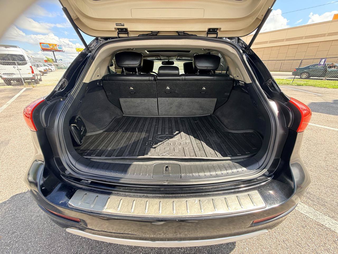 Used 2017 INFINITI QX50 AWD w/ Premium Plus Package image 14