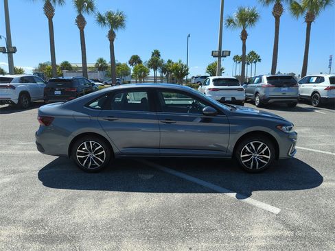 New 2026 Volkswagen Jetta SE image 3