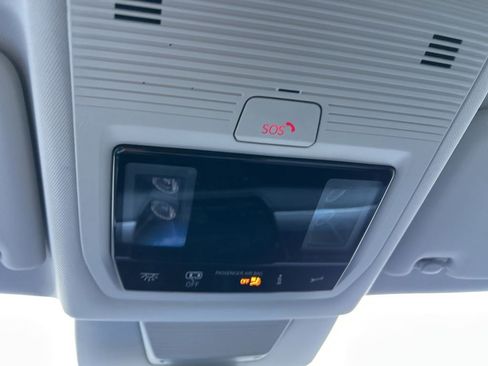 Used 2025 Volkswagen Tiguan S image 38