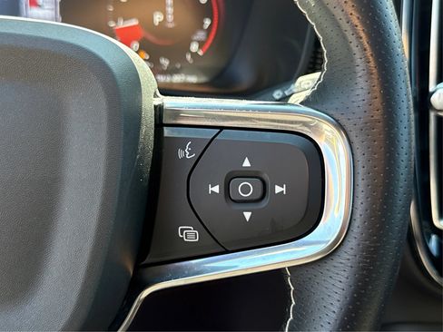 Used 2021 Volvo XC40 T5 R-Design AWD/4WD image 38