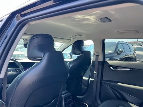 Certified 2025 Kia Niro EX FWD image 8