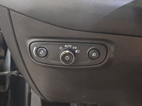 Used 2020 Chevrolet Equinox LT image 31