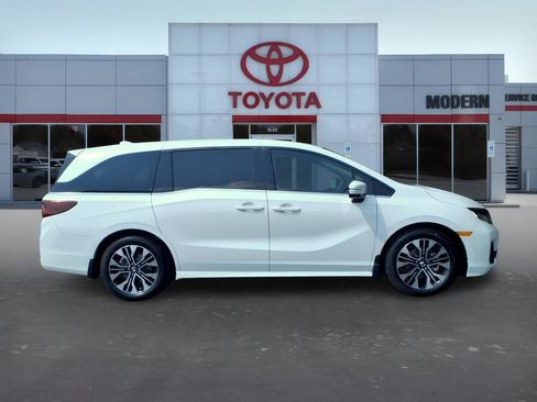 Used 2026 Honda Odyssey Elite image 6