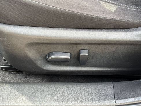 Used 2025 Nissan Altima 2.5 SV FWD image 18