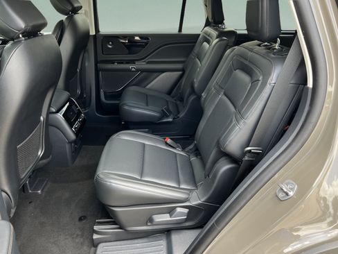 New 2025 Lincoln Aviator Reserve w/ Illumination Package RWD image 25