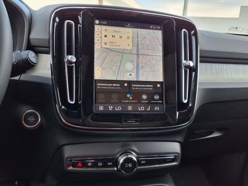 New 2026 Volvo XC40 B5 Plus w/ Protection Package Premier image 15