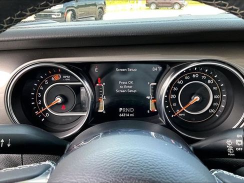 Used 2019 Jeep Wrangler Unlimited Sahara w/ Safety Group AWD/4WD image 13
