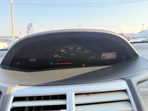 Used 2008 Toyota Yaris 2-Door Hatchback FWD image 38