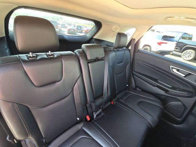 Used 2022 Ford Edge Titanium AWD/4WD image 18